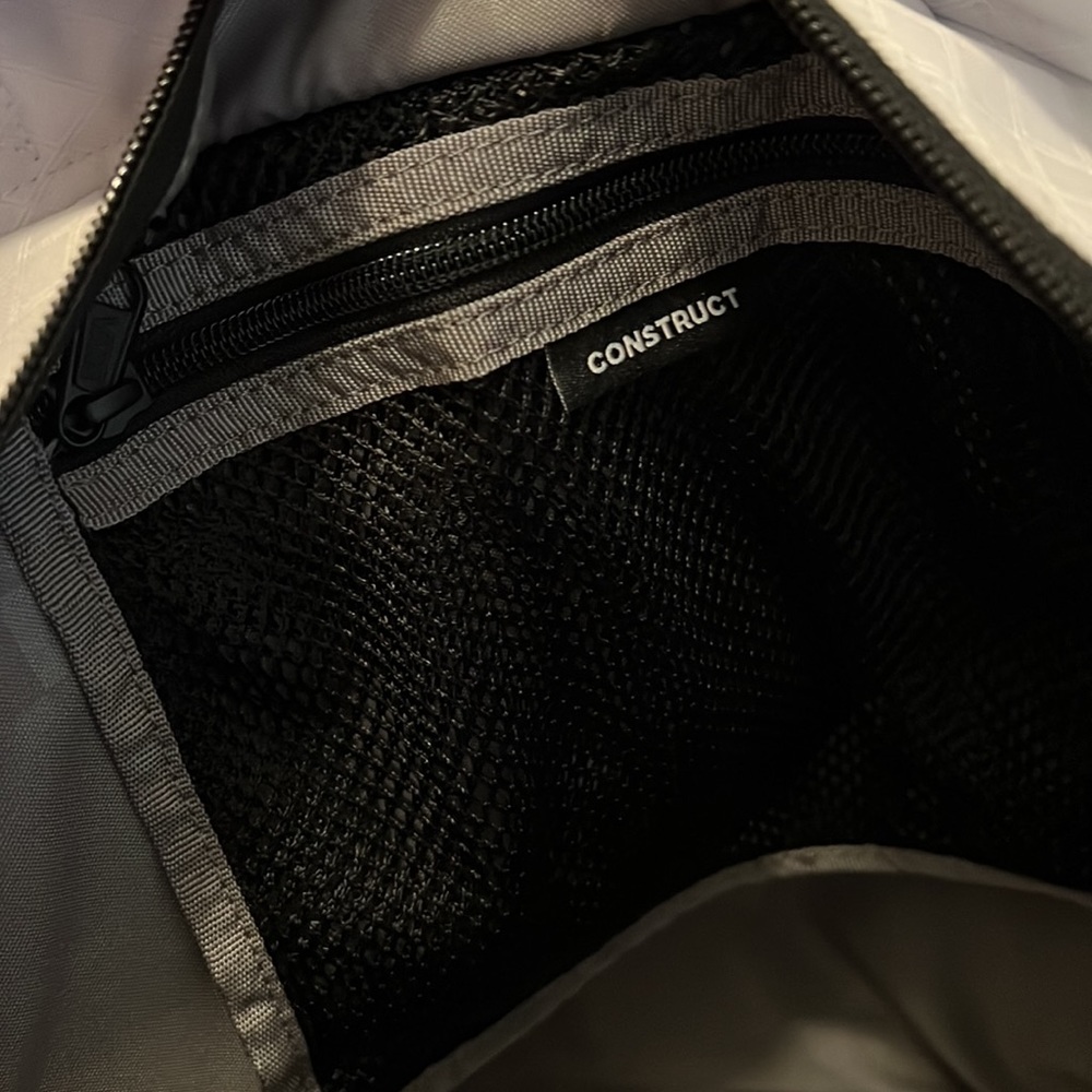 Vans Construct bag. White and black. Can hold a skateboard through the back. NWT - Picture 13 of 16